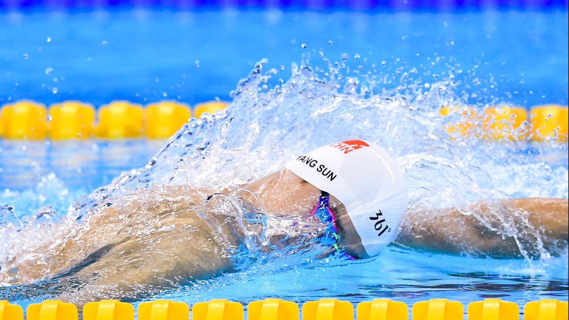 圣卢西亚游泳队在加勒比地区夺奖：激情、坚持与荣耀的故事